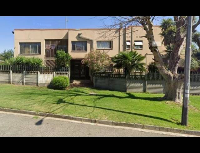 2 BEDROOM APARTMENT FOR SALE IN WYCHWOOD